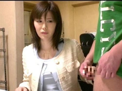 ＜森ななこ＞最近夫に抱かれず性欲溜まった美人妻が勃起チン〇に我慢が出来ずセックスしちゃう！