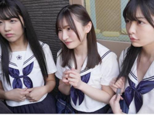 ＜森日向子ｘ木下ひまりｘ伊東める＞いつでもヤりたい年頃の美少女達が担任痴女って乱交セックス‼