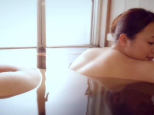＜白石茉莉奈＞色気ムンムンの美人お姉さんが極上ボディをヤらしく見せつけチン〇を挑発‼