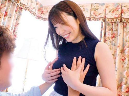 ＜プライベート撮影ｘ大学生＞欲望に満ちた豊満なバストの女子大生が、初々しい童貞クンを優しくリードして初体験をサポート！