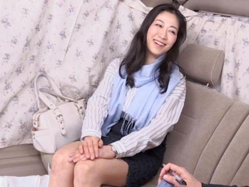 ＜人妻ナンパ＞金持ち年上夫のフニャチンじゃ物足りない熟女人妻が電マでイかされ中出しへ‼