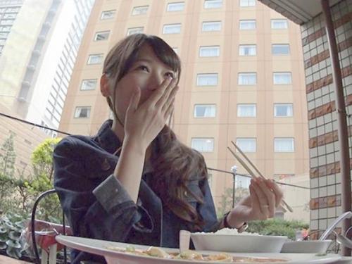 ＜ハメ撮りｘ人妻＞最近Ｈがご無沙汰な美人妻が他人棒をヤらしくむしゃぶり濃厚不倫ファック！