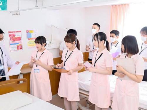 【乳首】社会人修行のはずが、服を脱がされて触られまくり！美女の誘惑に気づいたら、エッチな実習が始まってた..♡