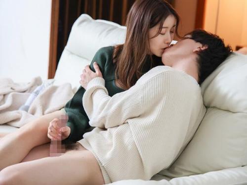 ＜近親相姦＞性欲過剰の美人お姉さんが彼女と同棲中の甥っ子宅に突入しチンポを咥えて近親セックス！