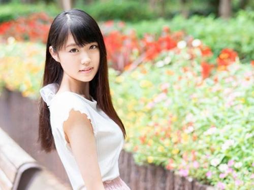 ＜姫野ことめ＞現役女子大生のスレンダー美少女がゴム無し生チン〇で膣奥突かれてイキまくる！