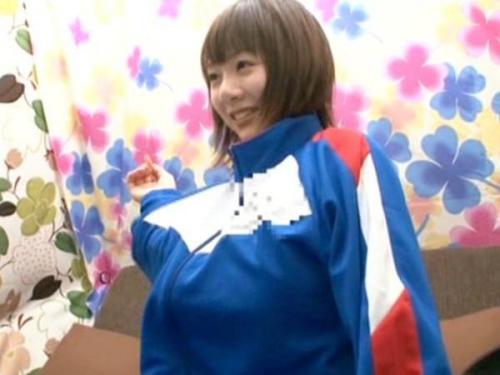＜素人ナンパ＞芸能界に憧れる純情田舎美少女が口車に乗せられ服を脱いでマン〇を弄られる‼