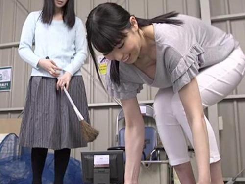 ＜ハメ撮りｘ人妻＞色気ムンムンの美人妻が無防備ノーブラで隣人さんを誘惑し濃厚セックス！