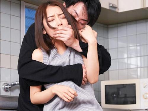 ＜美咲かんな＞欲求不満な体を近所の若い学生に激しく刺激されおチンポ欲しがるメス犬淫乱美人妻！