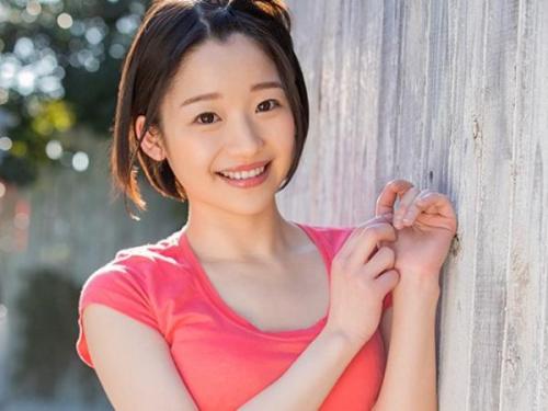 ＜月城らら＞ロリフェイスのショート女子大生美少女が名器のマン〇で肉棒締め上げ杭打ちセックス！