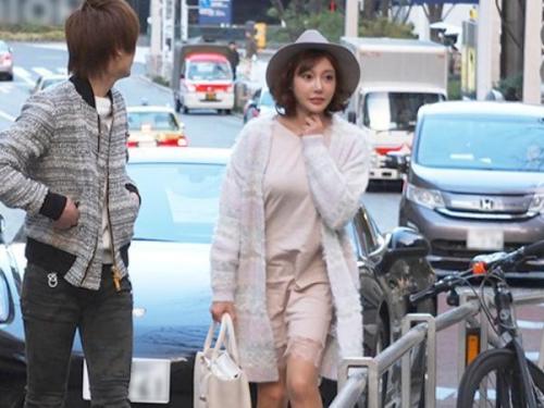 ＜明日花キララ＞ロングヘアーの美人お姉さんが極上ボディを淫らにくねらせドスケベセックス！