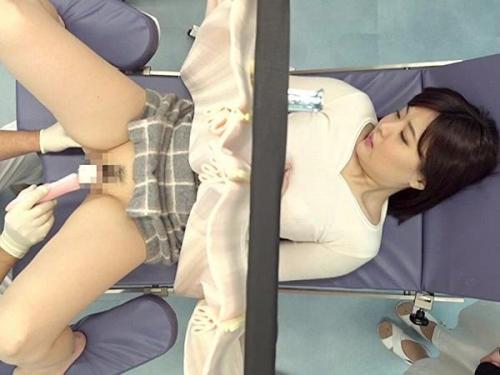 ＜産婦人科＞膣内検診にやってきた美人若妻が発情マン〇をこってり弄られ快楽堕ちのイキまくり！