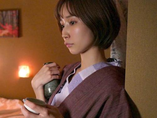 ＜小島みなみ＞秘めた性欲がもの凄いショトカ美女が不倫相手のザーメンを根こそぎ搾り取る！
