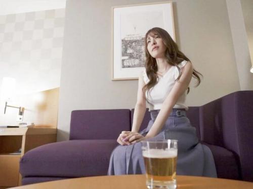 【不倫SEX】「もっと奥まで突いてください…♡」夫が滅多にカラダを求めてきてくれない美人妻は不倫SEXに堕ち…