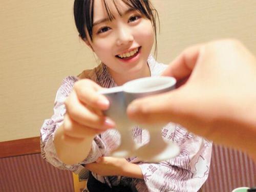 ＜百瀬あすかｘ温泉旅行＞いつでもハメたい年頃の美少女JDが中年チン〇をしゃぶって主観プレイ‼