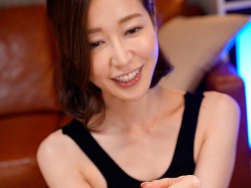 ＜篠田ゆう＞夫のチン〇じゃ満足できない淫乱美人妻が不倫相手のバキバキ肉棒に跨り快楽セックス‼