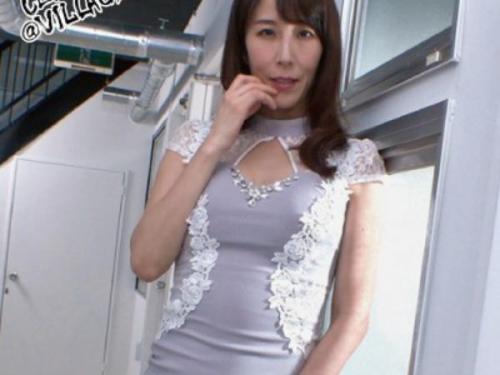 ＜澤村レイコ＞Ｍっ気たっぷりの美熟女人妻が他人棒を激しくぶち込まれてイキまくる！