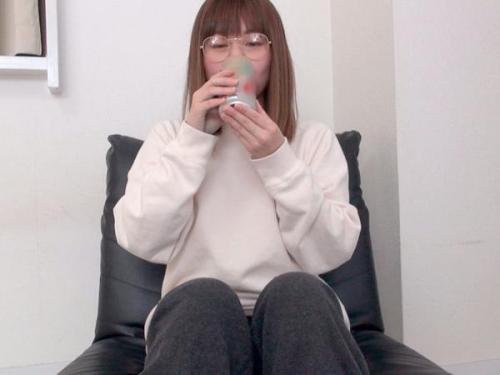 【無料エロ動画】清楚なメガネ女子が酔いに任せて淫らな欲望を解放し、濃厚な快楽に溺れる夜