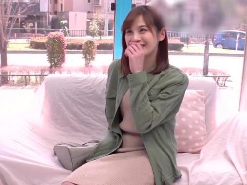 ＜マジックミラー号ｘ催眠術＞むっつりスケベな美人OLがチン〇欲しがるメス犬に変身しハメまくる‼