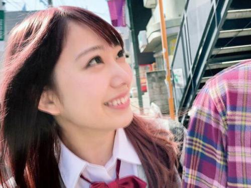 ＜ハメ撮りｘ女子校生＞いつでもヤりたい年頃の制服美少女がチン〇をぱっくり咥えて発情セックス！