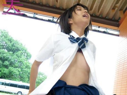 ＜湊莉久＞いつでもヤりたいイマドキ美少女が体育倉庫で同級生と発情セックスでイキまくる！