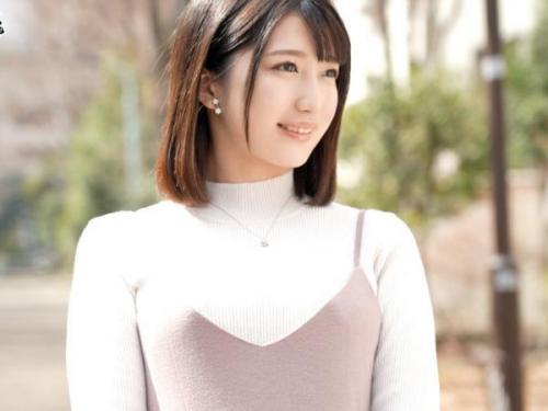 ＜AVデビューｘ竹内沙綾＞上品な見た目の美人妻が手マンでイかされ発情ドスケベフェラ！