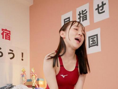 【競泳水着】「オチンチン、グッときましたね…♡」スポーツマッサージ中にフル勃起してしまい、美少女との関係が進展した出来事w