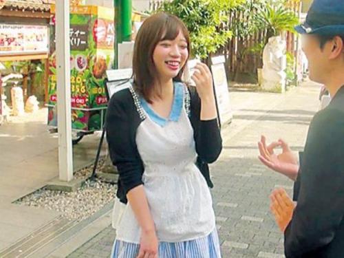 ＜素人ナンパ＞いつでもヤりたい年頃の美巨乳美少女が初対面の肉棒咥えてドスケベセックス！