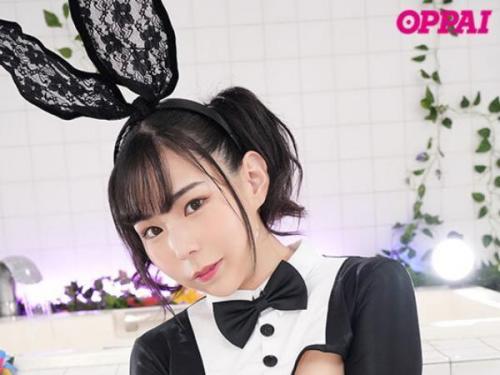 Mカップの魅惑的なバストを誇る風俗嬢が、胸元を際立たせるセクシーな衣装で、次々とパイズリを披露し、絶対に絶頂へと導く！