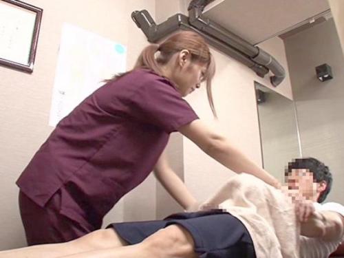 ＜ハメ撮りｘ整体師＞嫌と言えない性格の美人お姉さんが客のチン〇でガチハメセックス！
