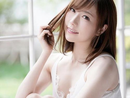 ＜七海ティナ＞モデル体型の美人お姉さんが色白ボディをヤらしくくねらせ濃厚セックス！