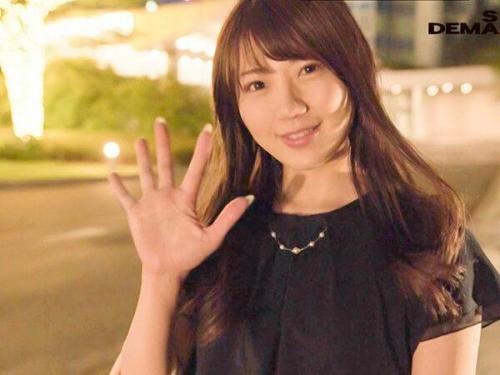 ＜素人ナンパ＞エッチ大好きイマドキ美少女が2人のチン〇を交互に咥えてドスケベセックス‼