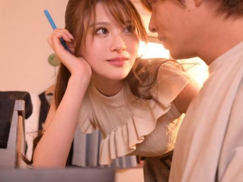 ＜相沢みなみｘ家庭教師＞エチエチボディの美人お姉さんが教えてる生徒を誘って肉食セックス！