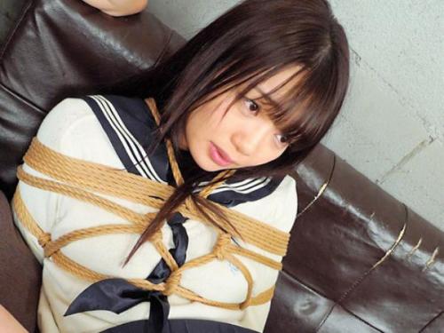 【緊縛】制服姿の女子高生を束縛し、変態的な性行為を楽しむ！背徳と恥じらいが欲望と興奮に変わる、リアルなJKのエロティックな結合！