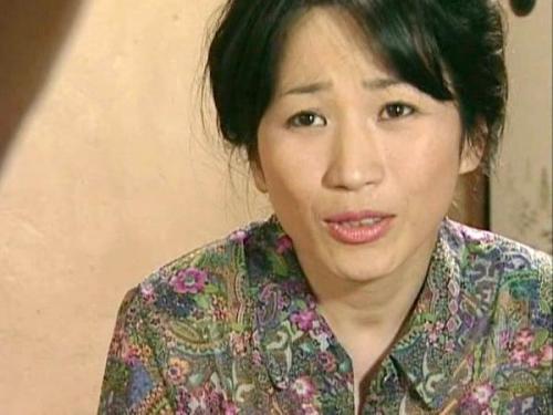 ＜ヘンリー塚本＞発情ボディを持て余す熟女未亡人が久しぶりの肉棒に身をよじらせ絶頂アクメ！