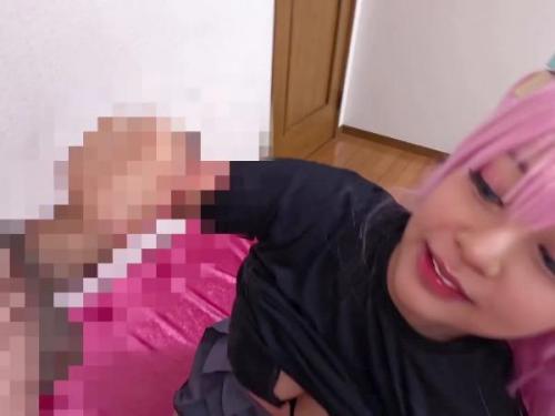 【巨乳コス】性欲絶倫でのっけからハードピストンで腰を振りまくりwwチ●ポでパイパンを激しく突かれ、何度も何度もイっちゃう！
