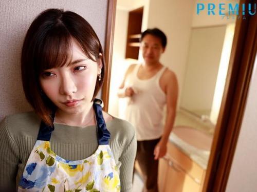 欲望に溺れる美熟女人妻、変態義父の執拗な愛撫で何度も絶頂に達し、快楽の波に飲み込まれる！
