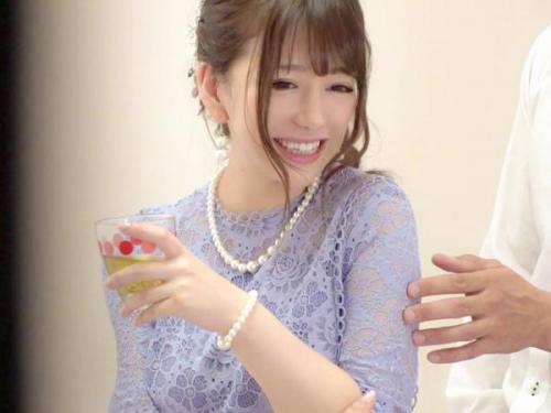 ＜ハメ撮りｘお姉さん＞めかしこんだドレス美女が着衣ファックで鬼ピスされてイキまくる！