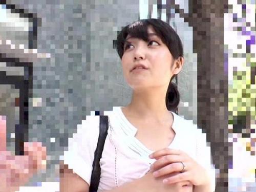 ＜ハメ撮りｘ人妻＞年上夫で欲求不満な西新宿のセレブ人妻が他人棒をねっとり咥えて性欲解消セックス！