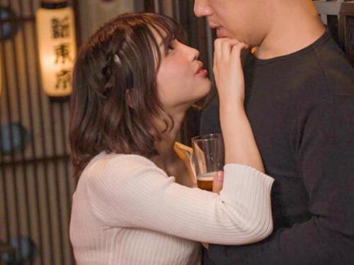 ＜唯井まひろ＞お酒はいるとエッチになっちゃう美人妻が他人棒とホテルに籠って膣奥突かれてイキまくる！