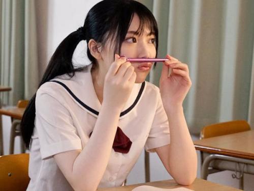 ＜石川澪＞おしゃぶり大好き制服美少女が教室内で勃起チンポに吸い付き激しいバキュームでザーメン吸い取り！