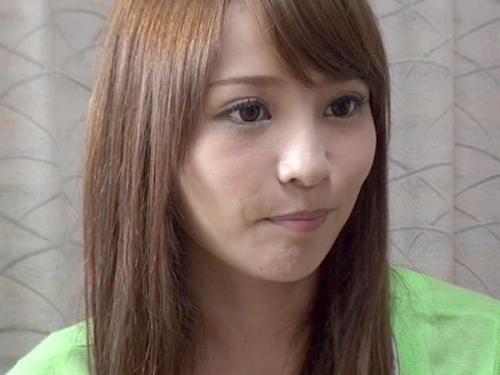 ＜ハメ撮りｘ人妻＞最近夫に抱かれず欲求不満な美人妻が娘の彼氏を誘惑して肉欲セックス！