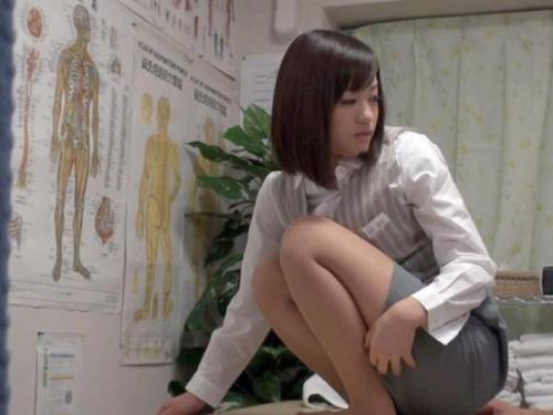 【OL】「あぁ！だめぇ‼︎‼︎」整体師を信じて体を任せるOLたち。施術と言いながら好き放題されるOLたちは、密室の中で快楽に溺れていく。