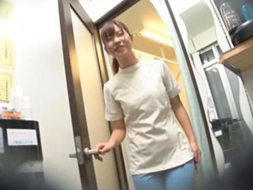 ＜ハメ撮りｘ人妻整体師＞最近エッチがご無沙汰な美人妻がナンパ男のチン〇を咥えて快楽アクメ！