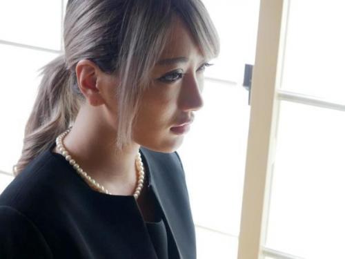＜ハメ撮りｘ近親相姦＞亭主に先立たれてチン〇日照りな美人シンママが義息と禁断セックス！