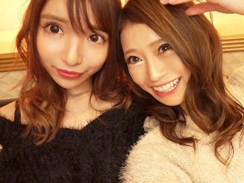 ＜ハメ撮りｘギャル＞責めるの大好きギャルビッチ店員コンビがＭ男を痴女ってザーメン祭り‼