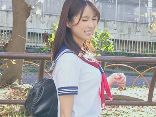 ＜伊織羽音＞いつでもヤりたい年頃の巨乳制服美少女が中年おっさんと放課後セックス！
