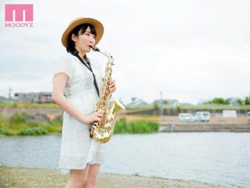 ＜AVデビューｘ結城かずな＞清楚系な色白ショトカ美少女が見た目に似合わぬ巨乳を晒してエチエチセックス！