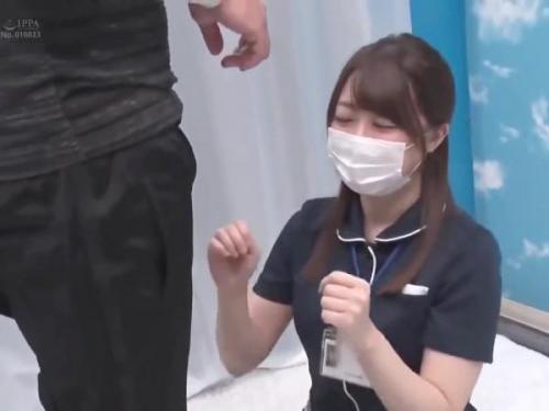 ＜マジックミラー号ｘナース＞夜勤続きで性欲溜まった美人看護師さんが目の前の勃起チン〇で発情セックス！