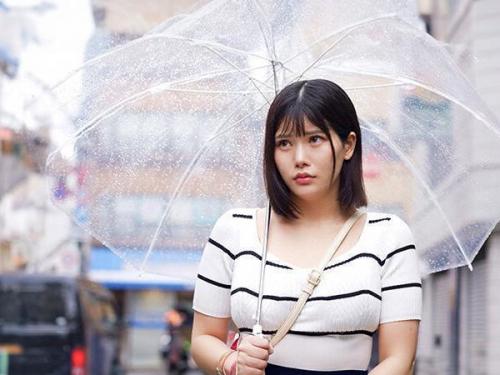 【堀北実来】盗撮された女性のプライベート空間に忍び込み、容赦ない行動！欲望に溺れ、快楽に喘ぐ彼女がさらなる官能を求める