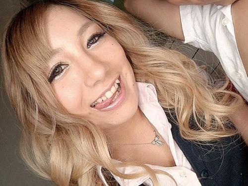 ＜上原花恋ｘ黒ギャル＞いつでもヤりたい年頃のお姉さんが淫語を喚いてドスケベセックス！